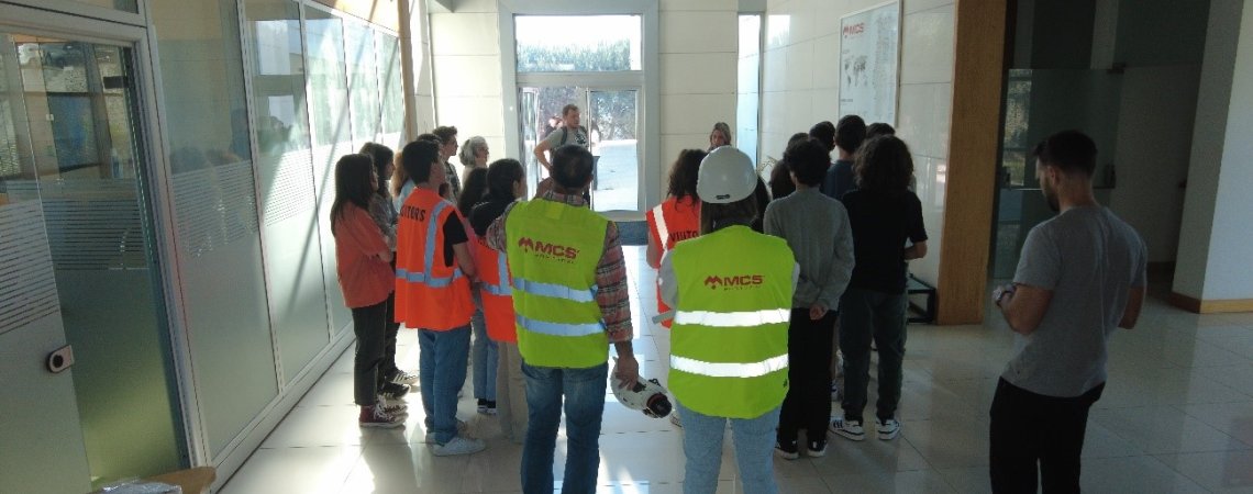 Atividade STEM do 8.º ano em parceria com a Felmica