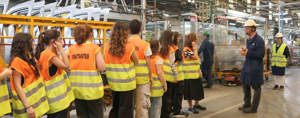 Visita Inspiradora: Alunos do 9.º Ano de Mangualde conhecem a Stellantis