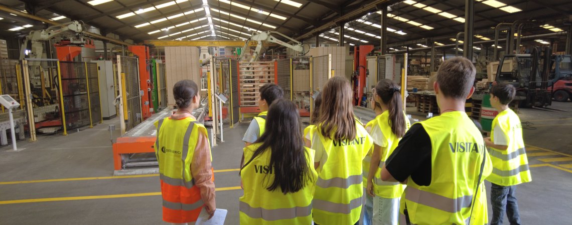 Alunos do 6.º Ano participam em atividade STEM nas instalações da Costa Ibérica em Mangualde